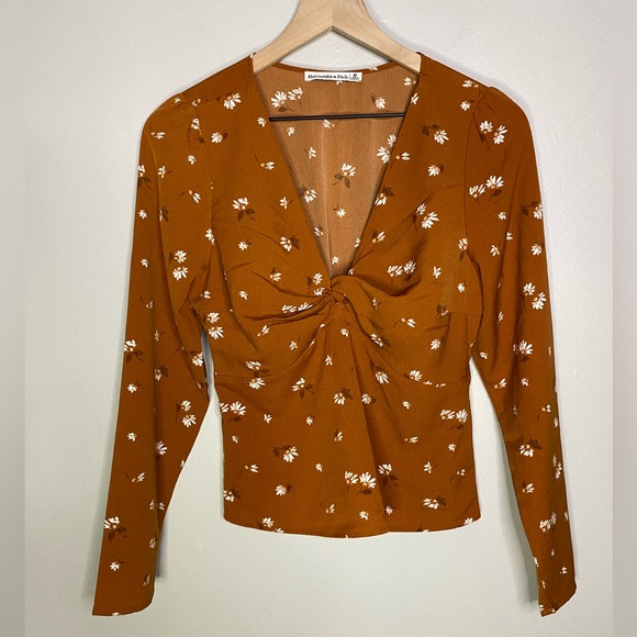 Abercrombie & Fitch Tops - Abercrombie & Fitch women medium burnt orange floral fitted crop top